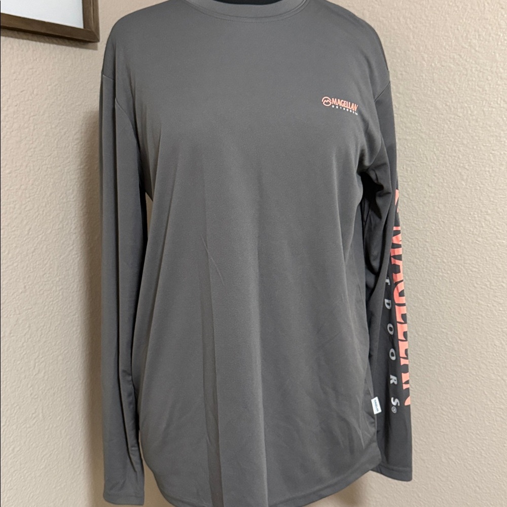 Magellan Outdoors Gray Moisture-Wicking Shirt